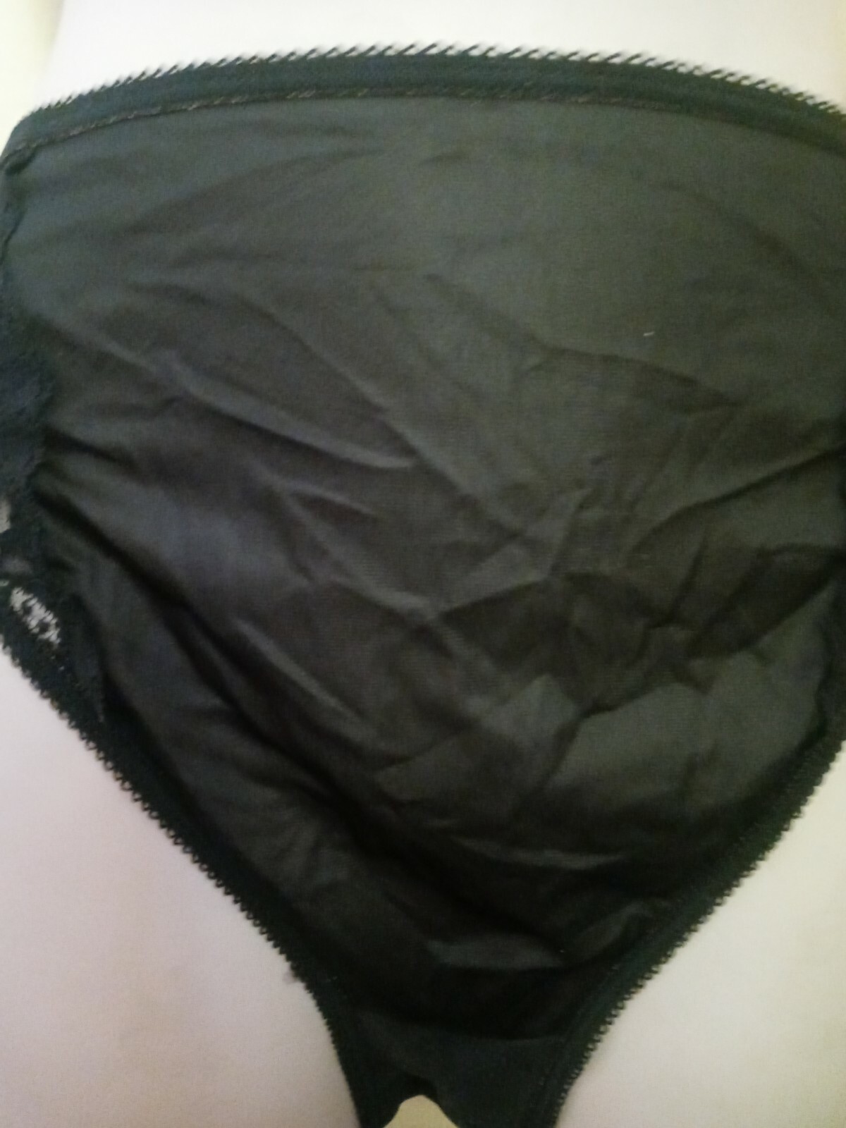 Vanity Fair Hi-cut Ladies Panties Black 100% Nylon Antron lll Size 6.