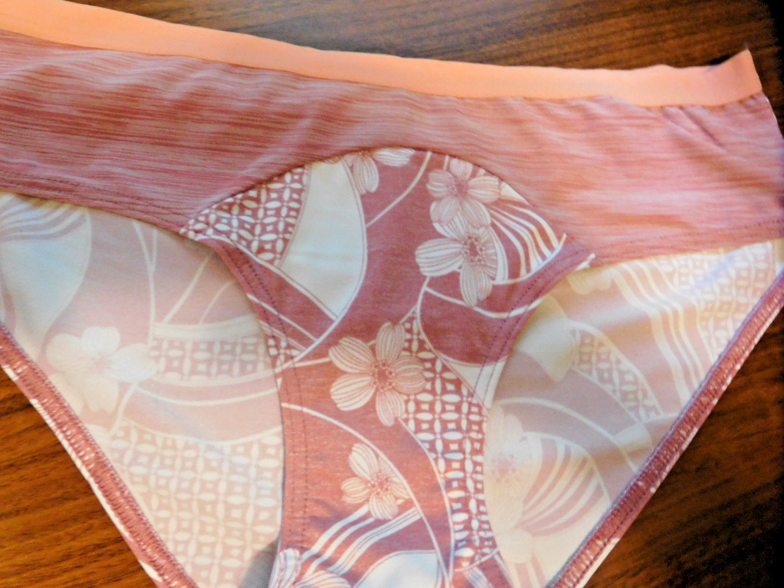 New Victoria’s Secret Quick Dry💗💕Hiphugger or Bikini Size XS