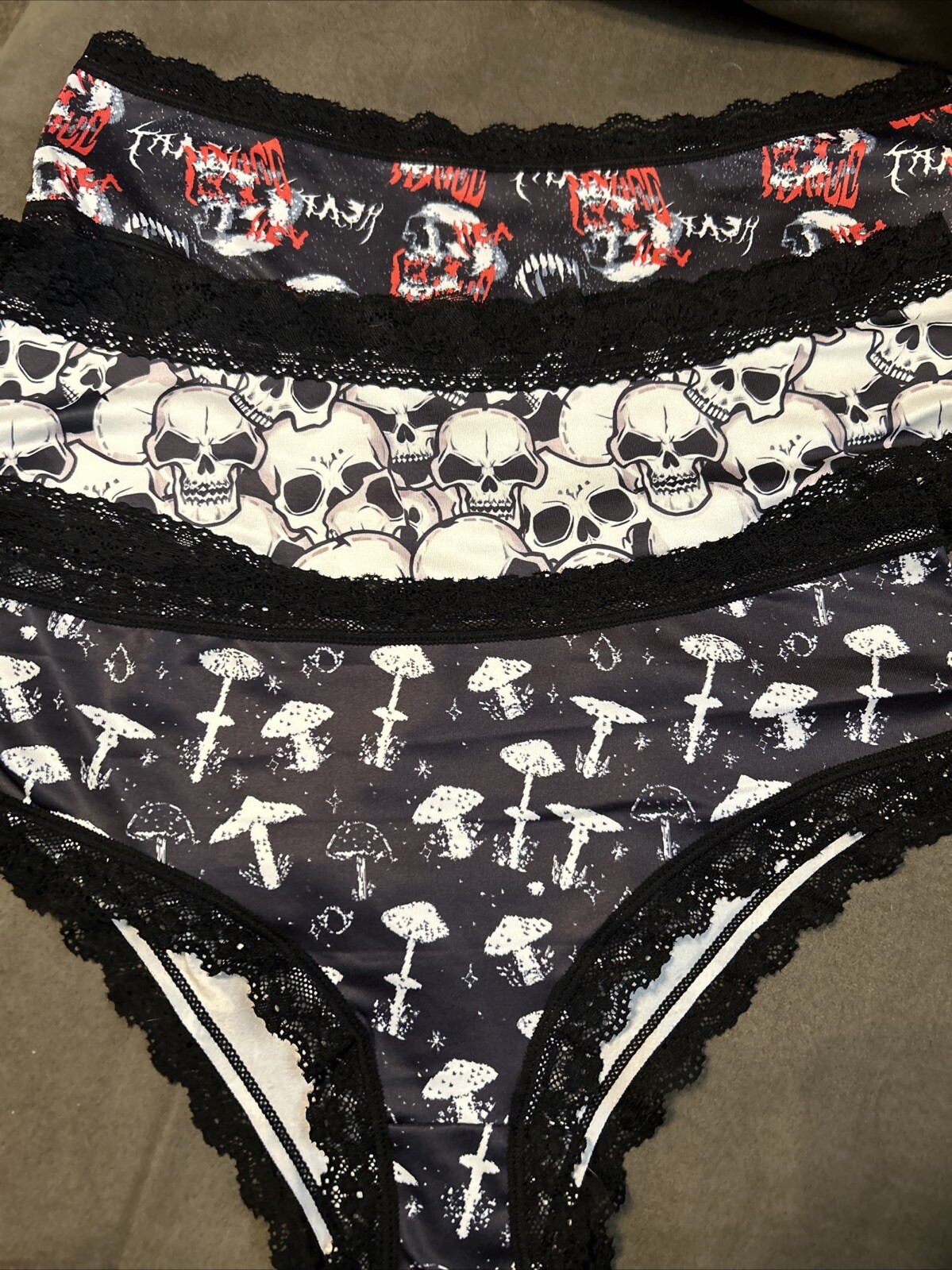 Morvia 3pk lace trim Skater goth Skater Emo panties L Skulls & Mushrooms New