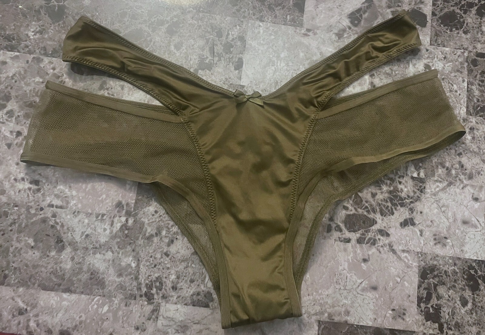NWT VICTORIA’S SECRET XL OLIVE GREEN SMOOTH MESH STRAPPY RARE CHEEKY PANTIES