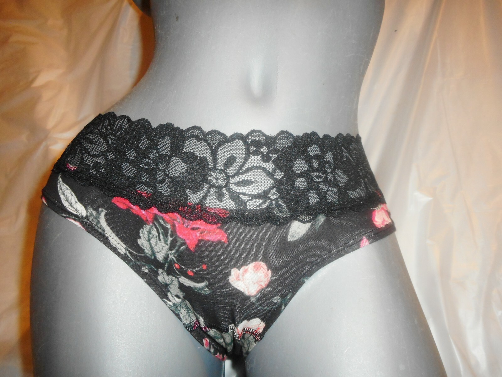 Victoria’s Secret Muti color Hiphugger Hipster Exta Small & Medium