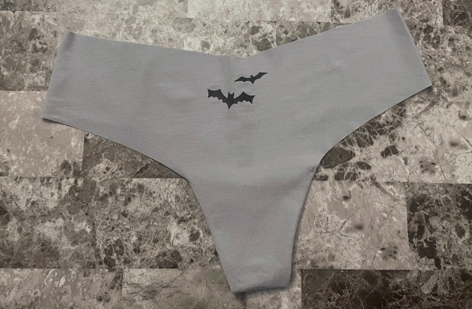 NWOT VICTORIA’S SECRET PINK GRAY BLACK BAT HALLOWEEN NO SHOW THONG PANTIES