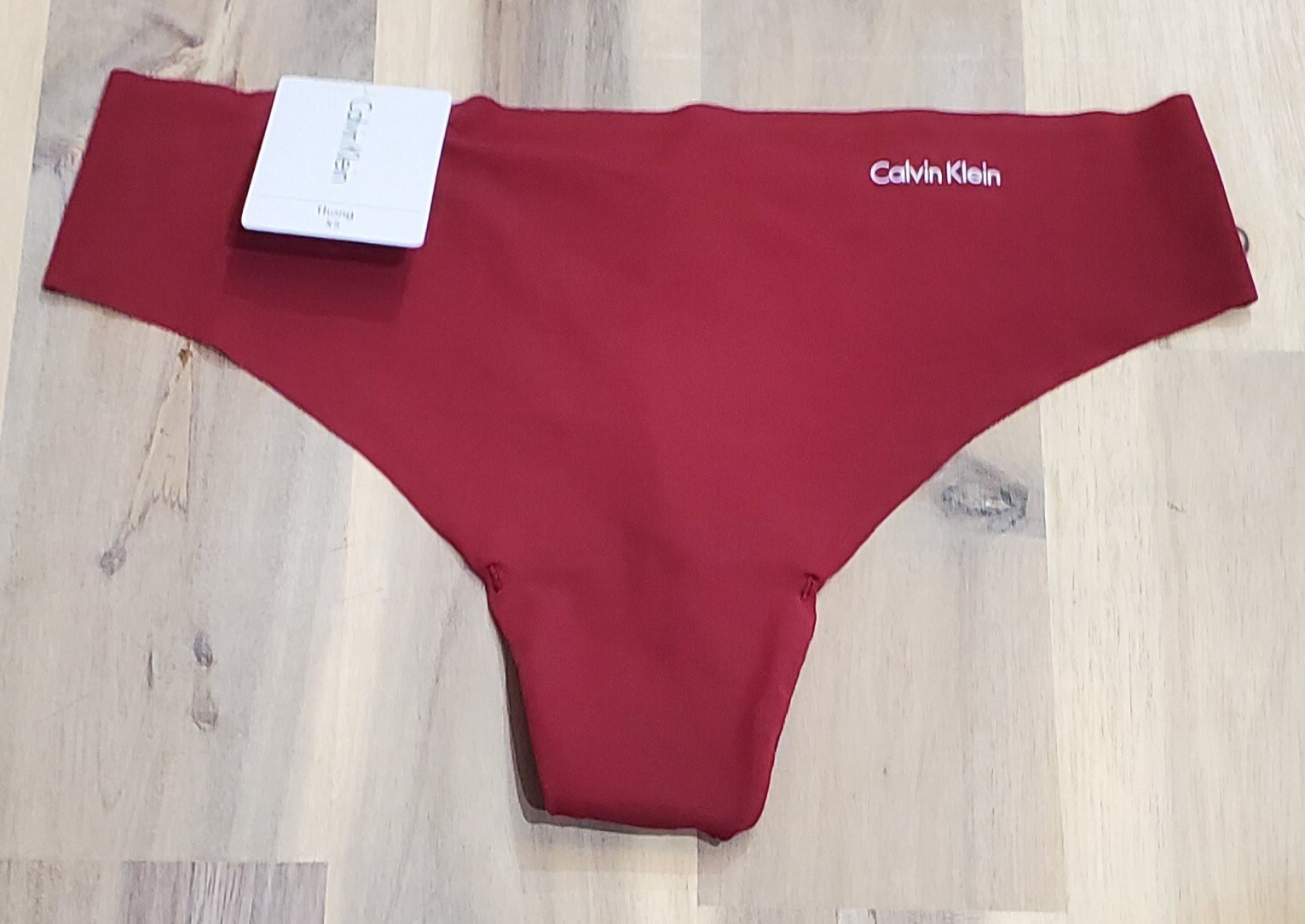 Calvin Klein Women’s Laser Cut No Show Thong Underwear Raspberry Jam Sze X-Small
