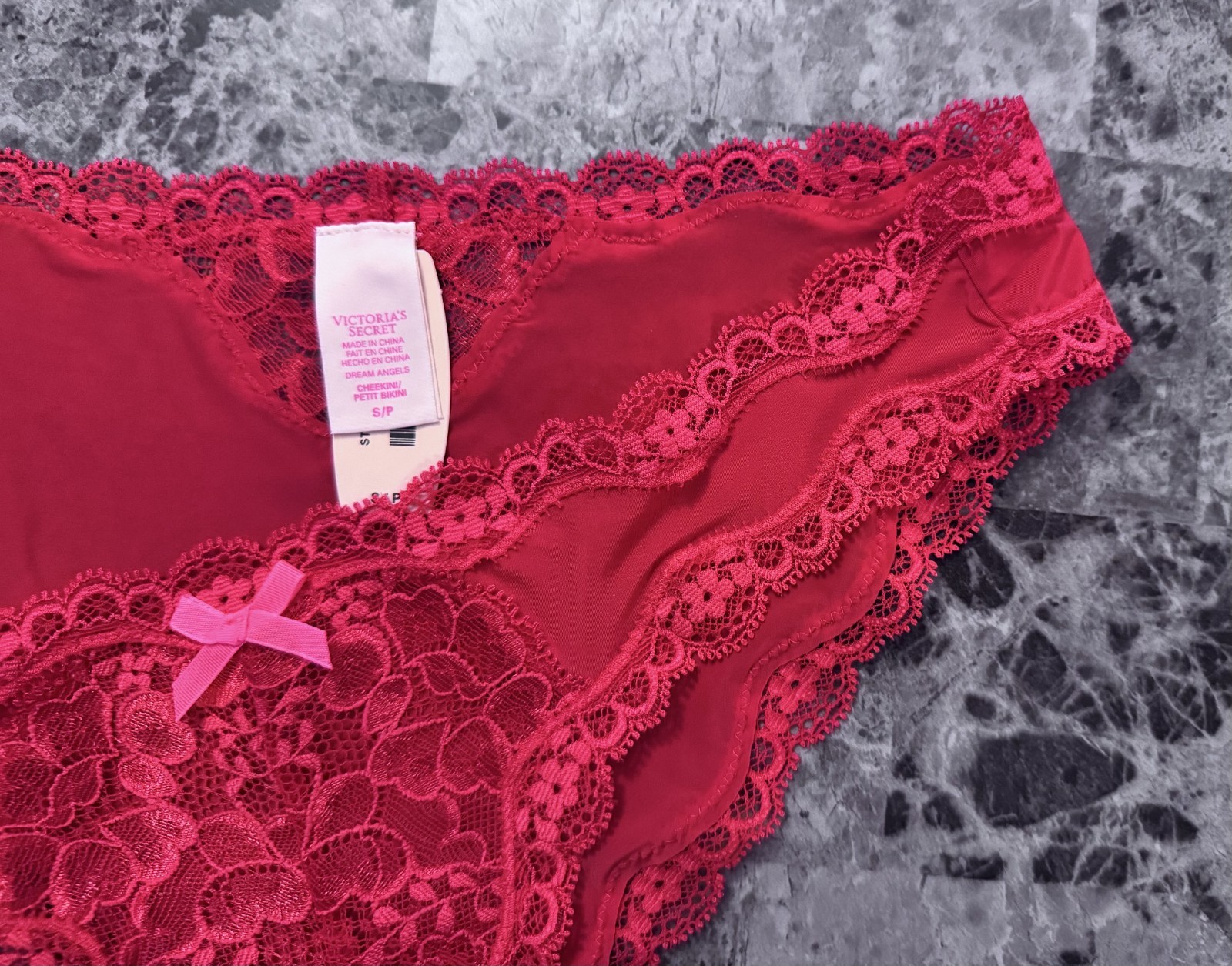 NWT VICTORIA’S SECRET DREAM ANGELS SMALL RED SMOOTH LACE RARE CHEEKINI PANTIES