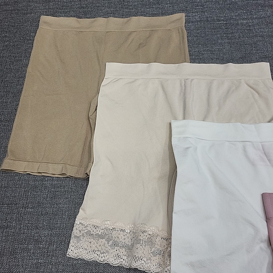 Breezies Women’s Set of 4 Multicolor Mid-Thigh Shorts Panties Size Medium