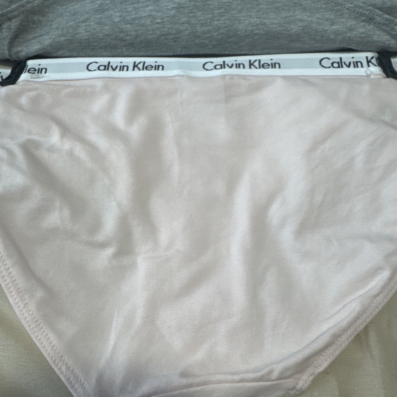 Women’s Size Medium CALVIN KLEIN BIKINI UNDERWEAR 4 PAIR PINK BLACK GRAY PANTIES