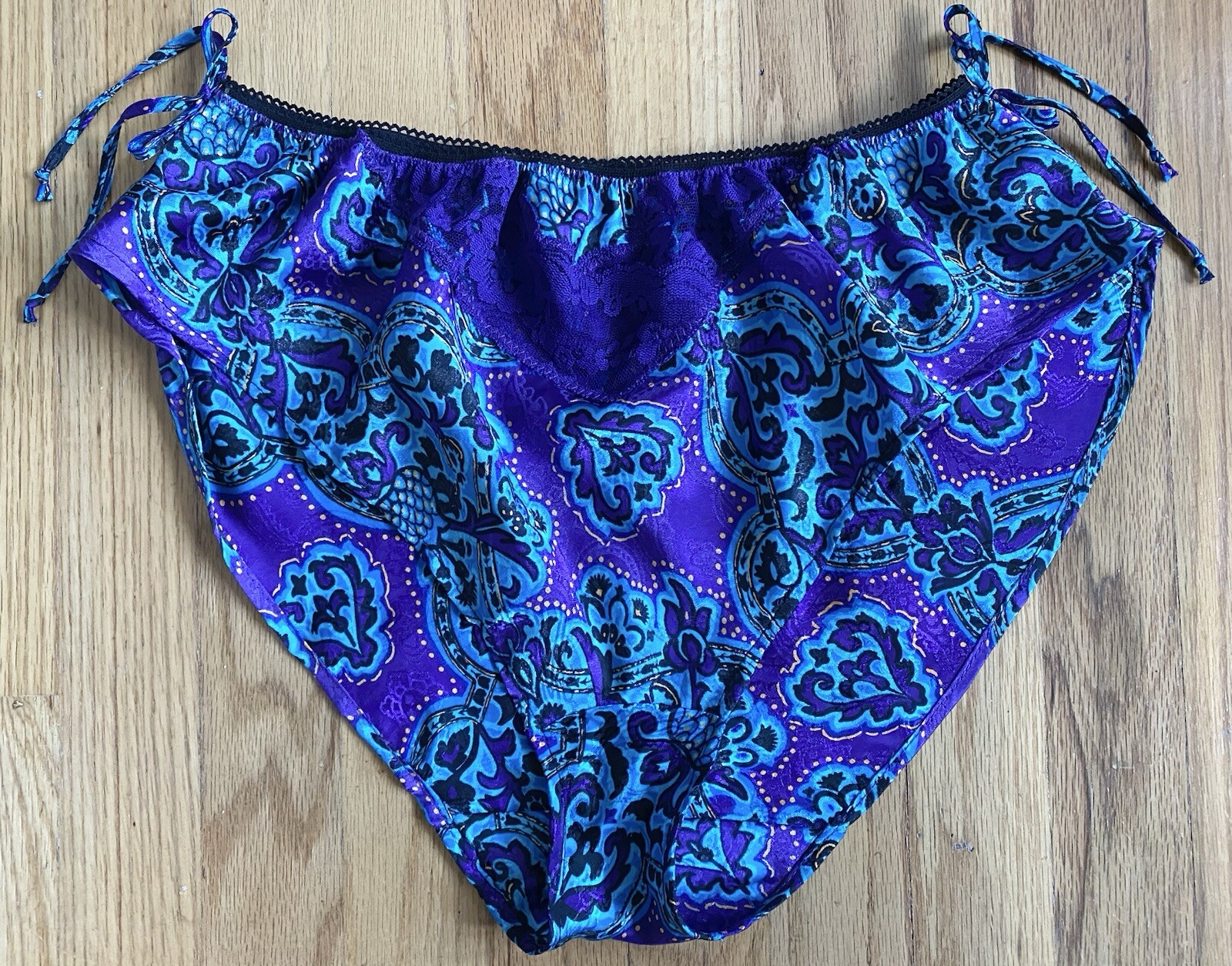 NEW! Vintage 80s-Inspired Bikini Panties *Large/Size 9* Silky Women’s Underwear
