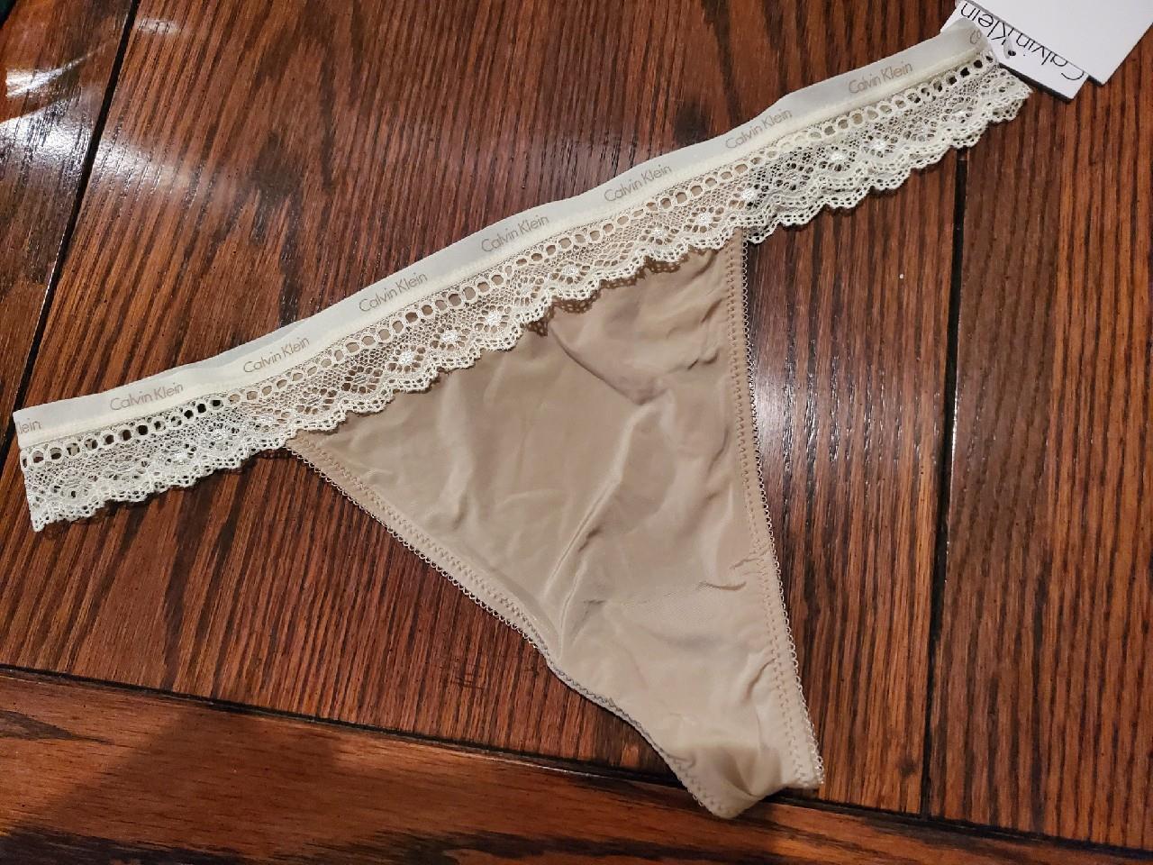 NWT CALVIN KLEIN PERFECTLY FIT THONG PANTIES NYLON MICROFIBER F2882 I45 NUDE XL