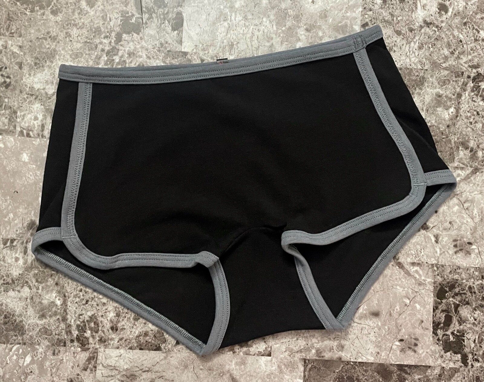 NWOT VICTORIA’S SECRET PINK BLACK GRAY WHITE HEART DOG BOYSHORT SHORTIE PANTIES