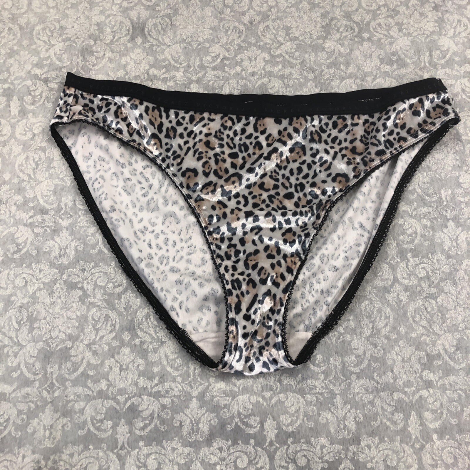 NWOT VICTORIA’S SECRET LEOPARD CHEETAH CRUSHED VELVET VELOUR LOGO BIKINI PANTIES