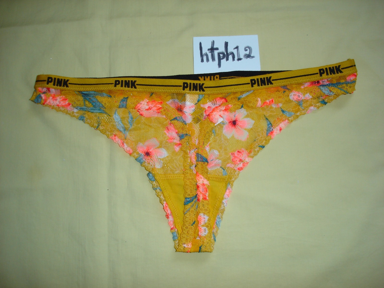 NWT Victoria’s Secret Pink Soft Laces Flowers Thong M Panties Yellow Rare New