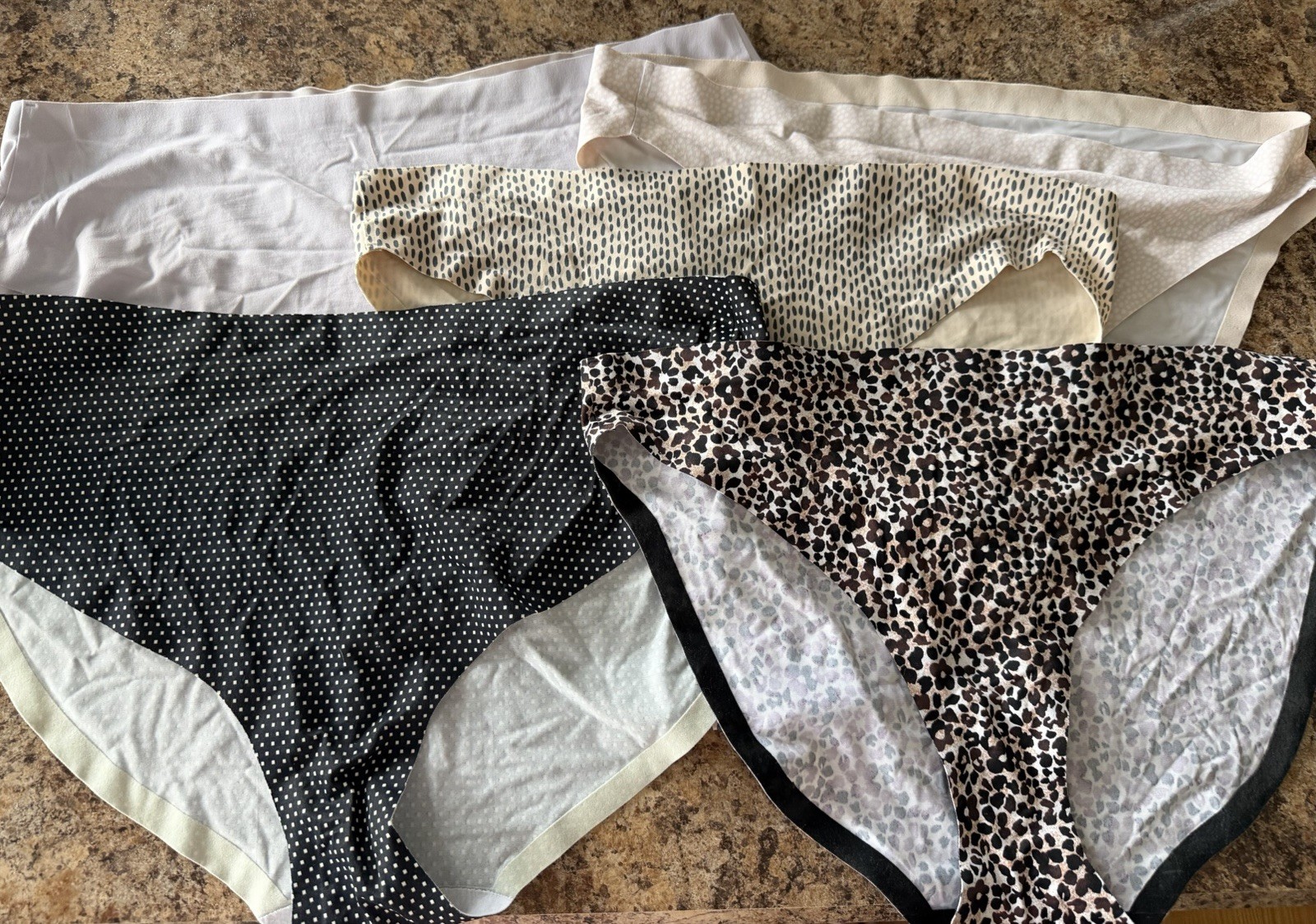 Vintage Victoria’s Secret Seamless Hiphugger/Bikini Panties Nylon/Spandex New XL