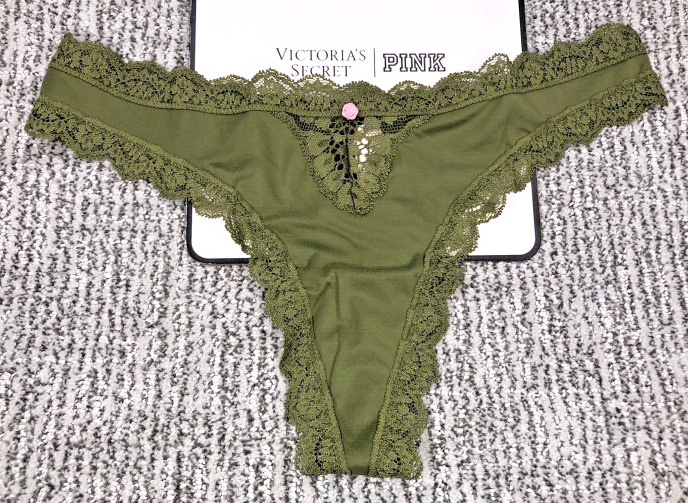 Victoria’s Secret Dream Angels NWT Medium Green Lace Trim Thong Panty Soft