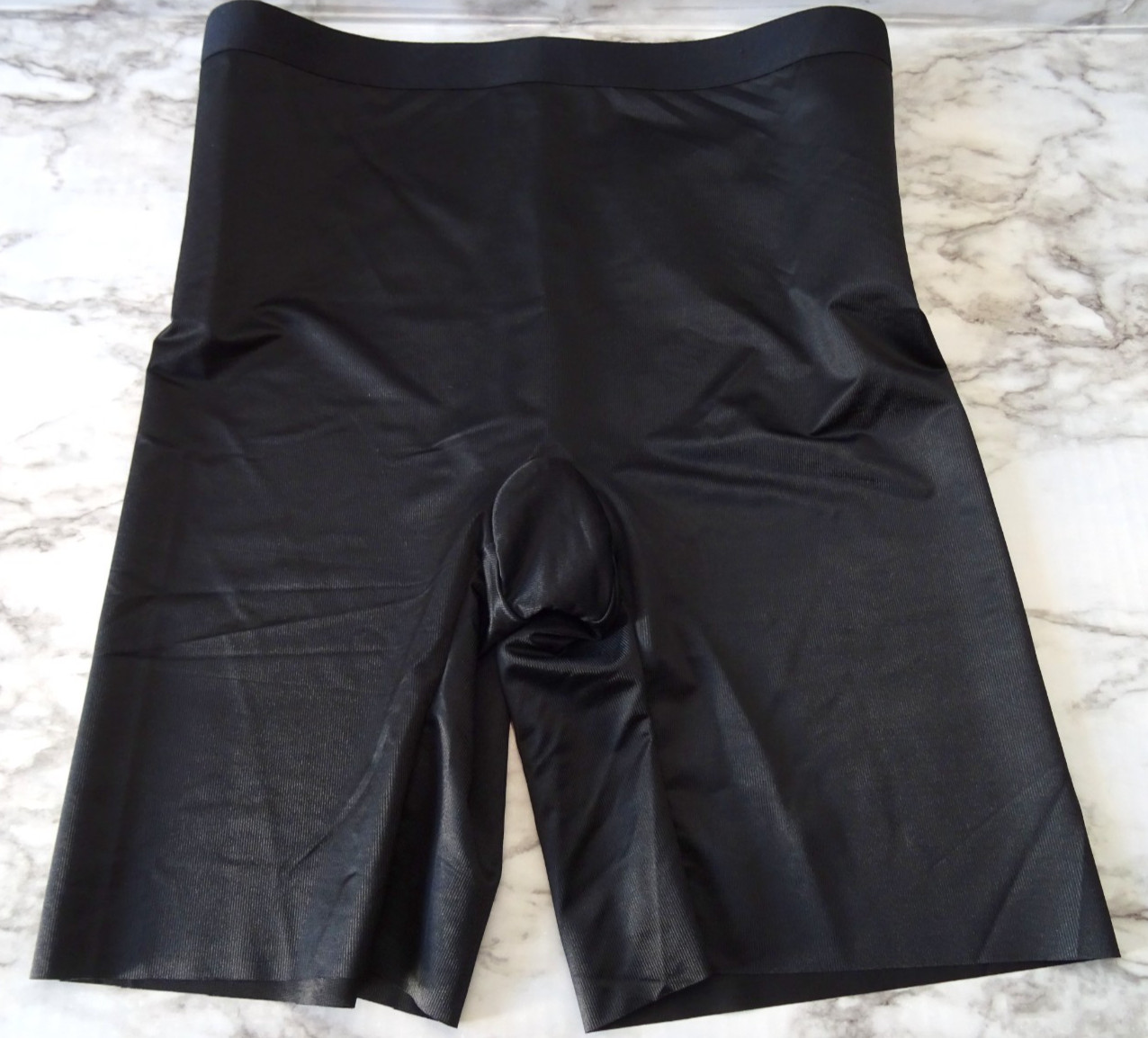 Spanx 10234R# Mid-Waisted Mid-Thigh Shaping 1-Pack Short US Size S