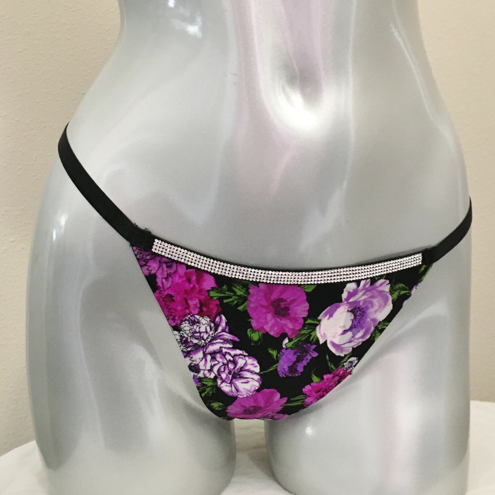 NWT Victoria’s Secret Very Sexy Bombshell Shine V- String Panty Purple Floral M