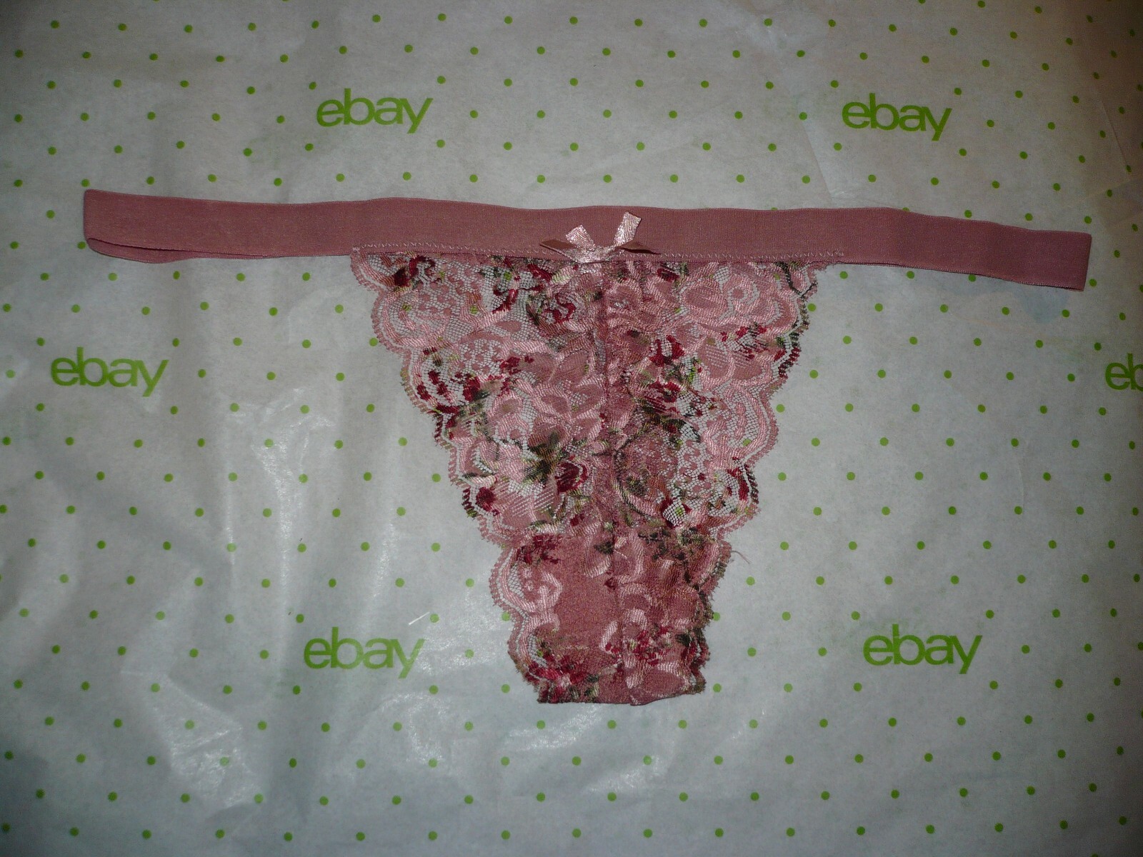 Rue 21 Women’s Thong Panties LARGE Mauve Floral Lace Scalloped Edge NEW