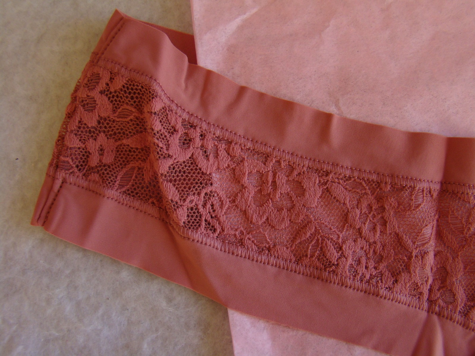 New Victoria’s Secret No Show Dusty Rose Floral Lace Thong String Panty