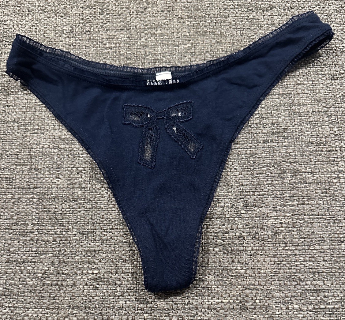 PINK Victoria’s Secret Navy Blue Thong Panty Size Small NWT