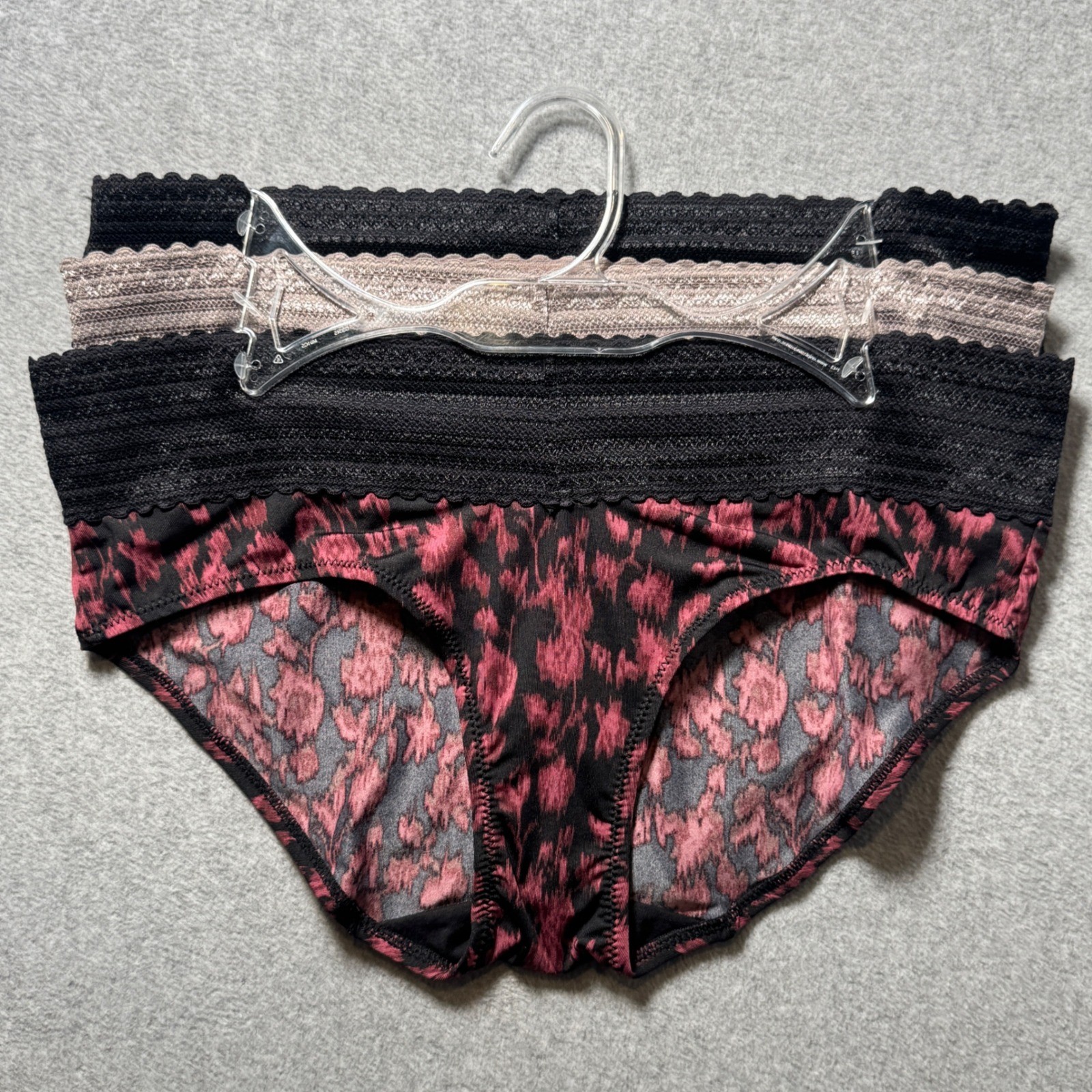 Warners No Pinching No Problems Hipster Panties 3 Pack WR5609 Black Pink Print M