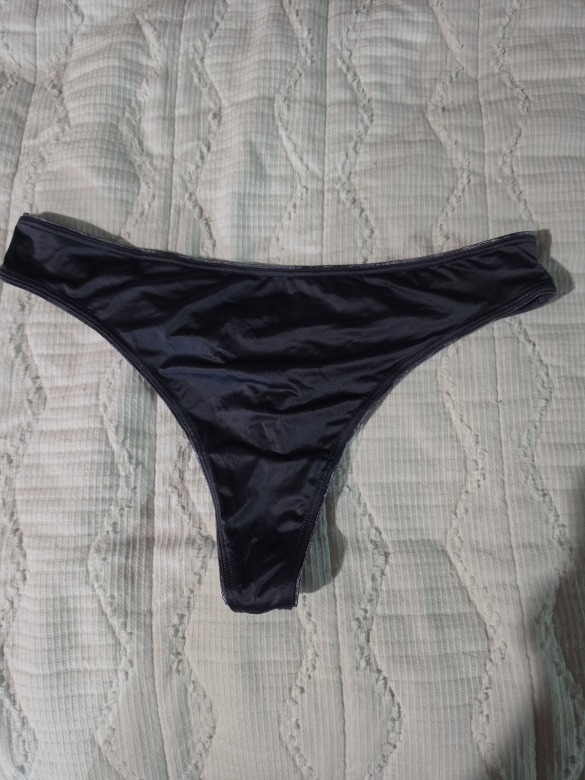 Victoria’s Secret Everyday Perfect Thong Size Large