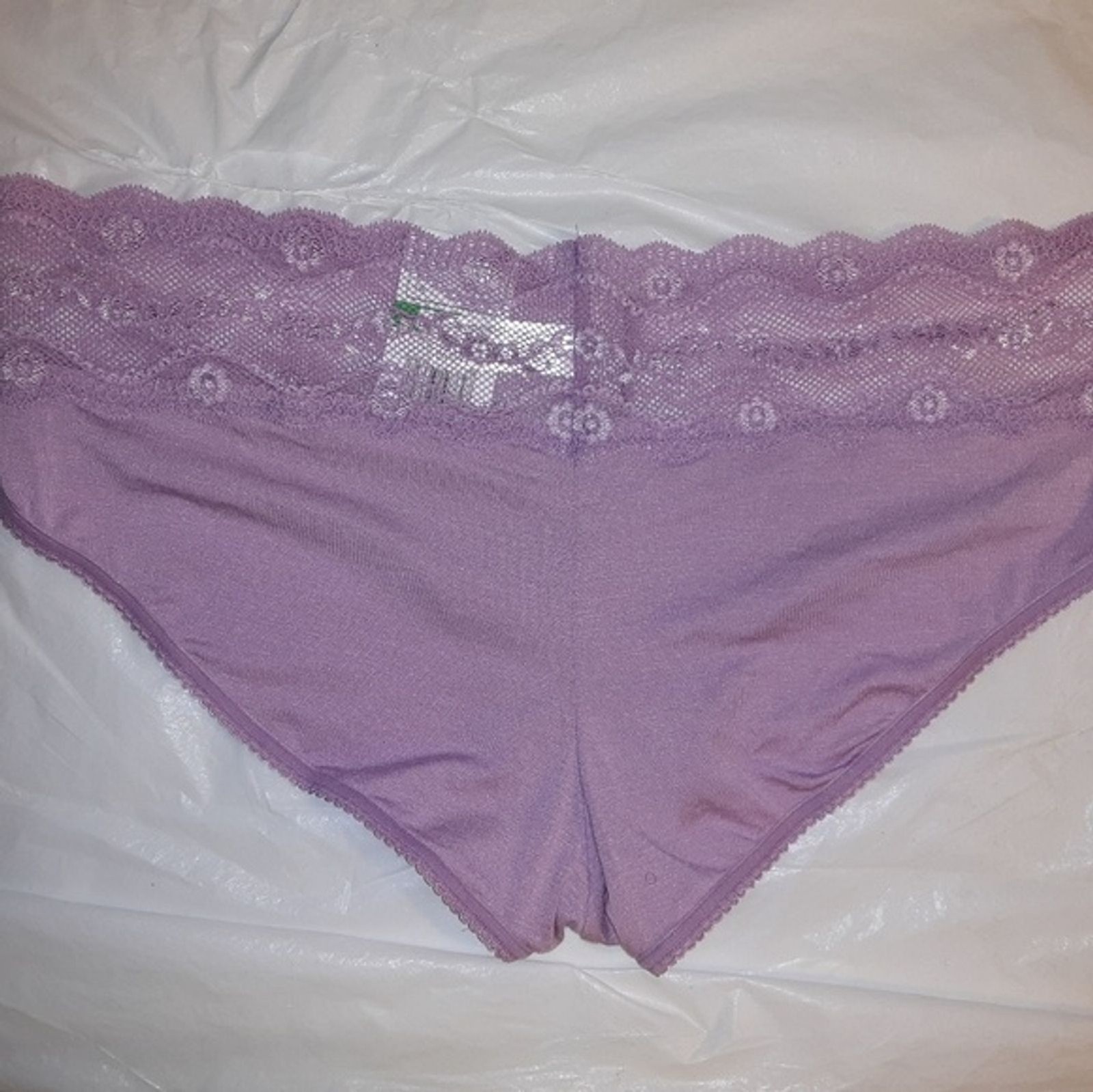 B’ Tempted by Wacoal Large Hipster Bundle of 2 pair NWT Red and Lavender