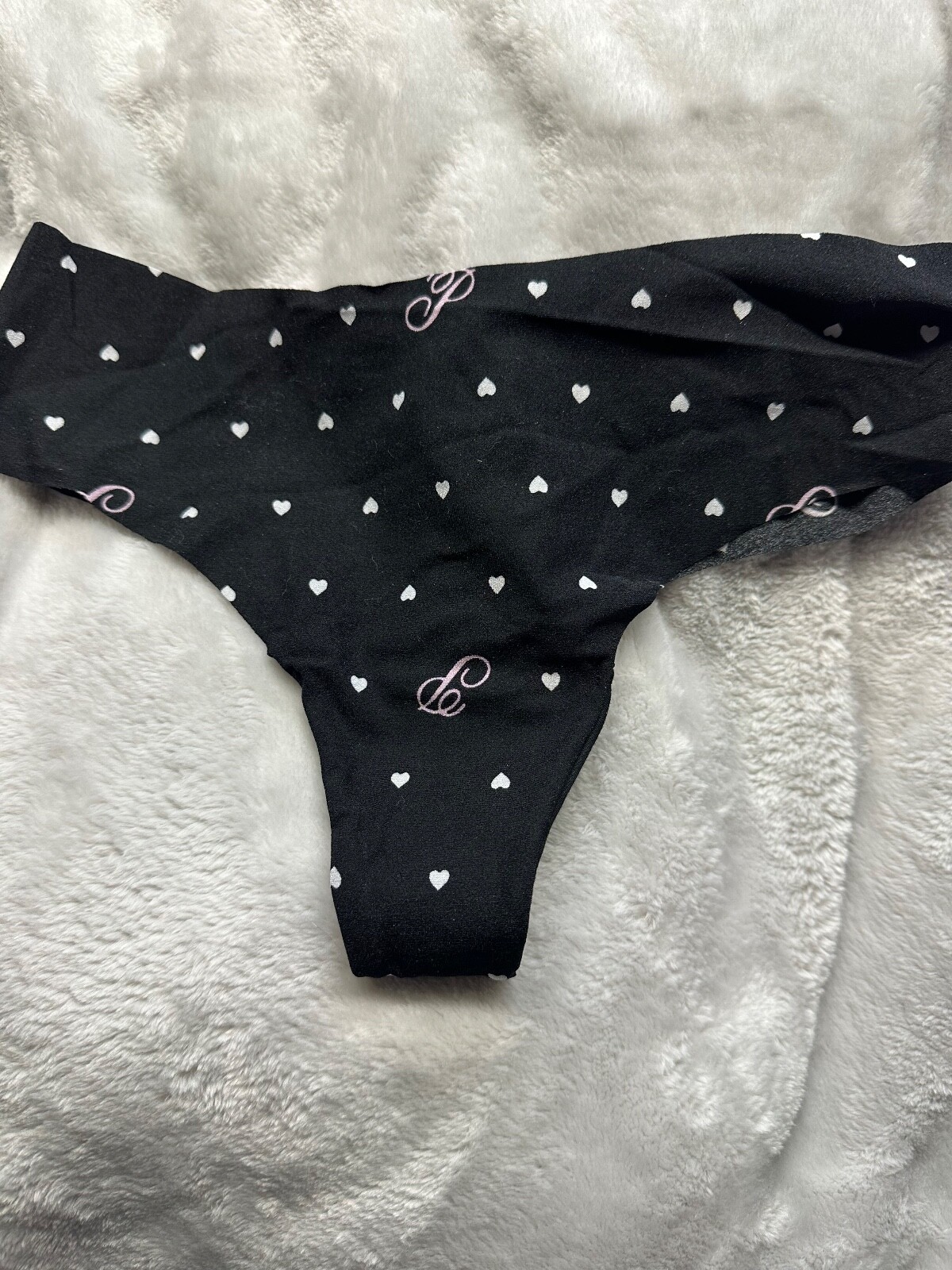 Victoria’s Secret No Show Thong Small-Medium-Large