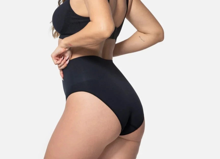 NEW UNDEROUTFIT Smoothing at Waist Brief Contouring Fit Black Style#308 Size 2XL