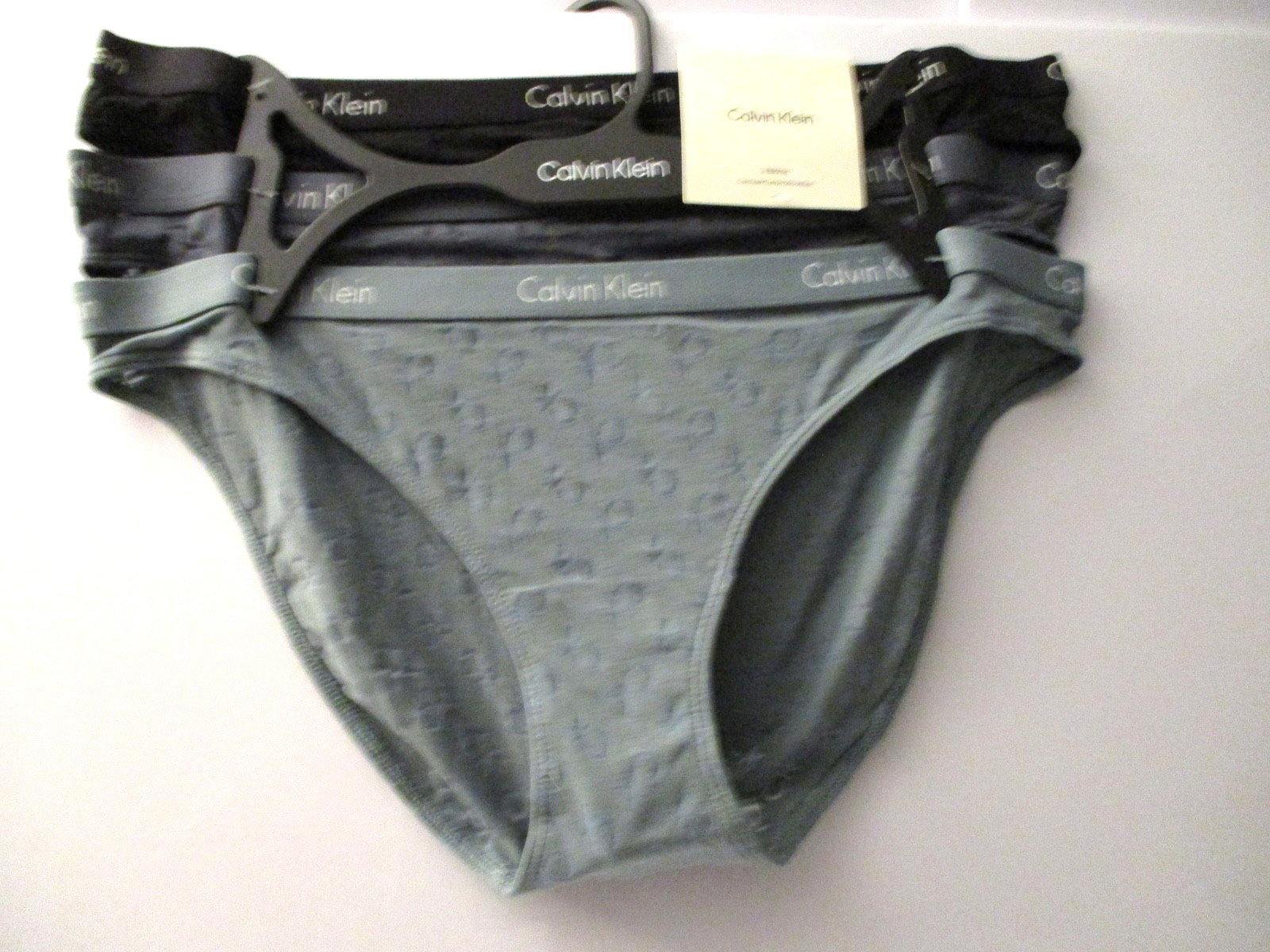 Calvin Klein women’s Bikini Carousel Cotton microfiber panties Medium 3 pair