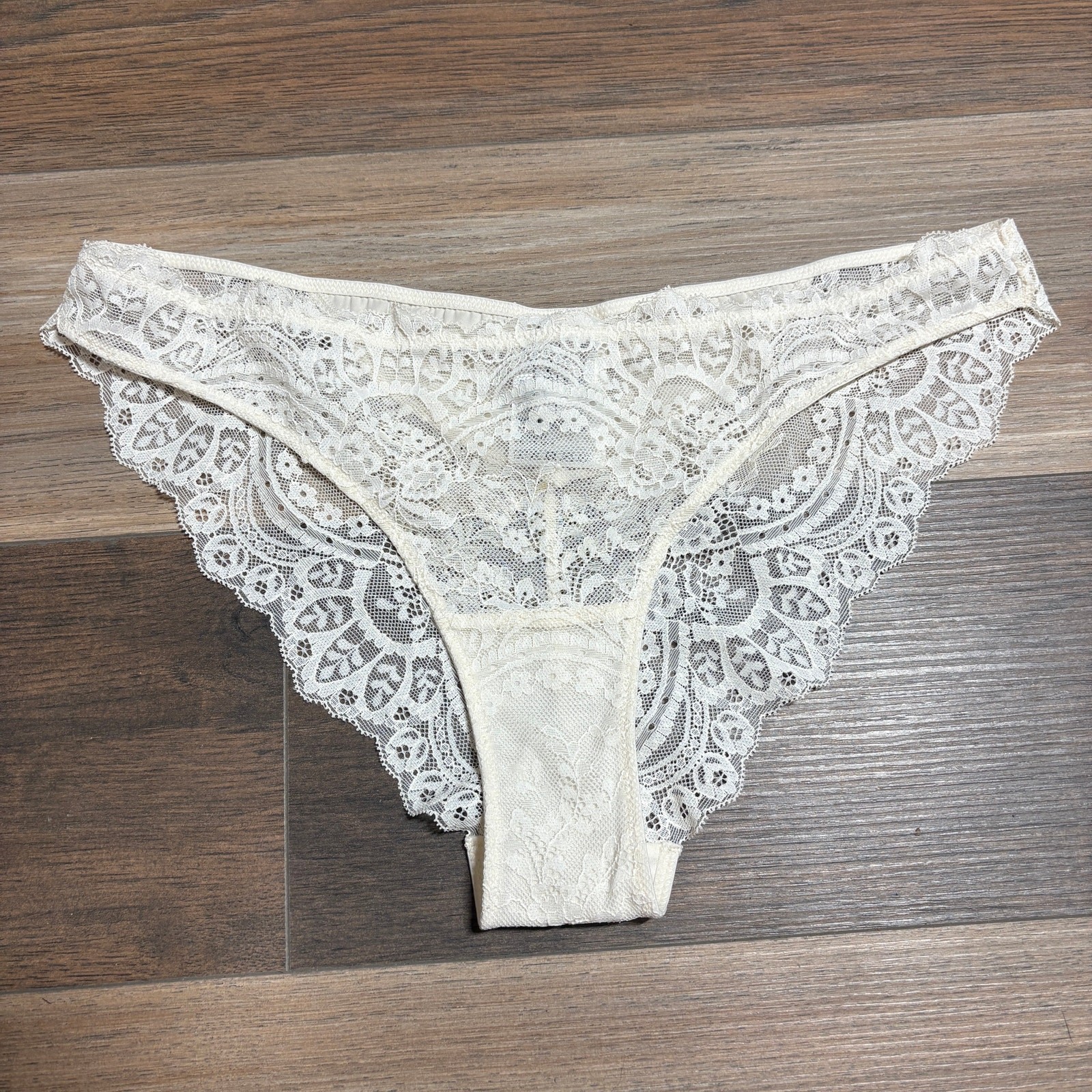& Other Stories Womens Size 8 Lace Scalloped Sheer Panty Cream Floral Stretch