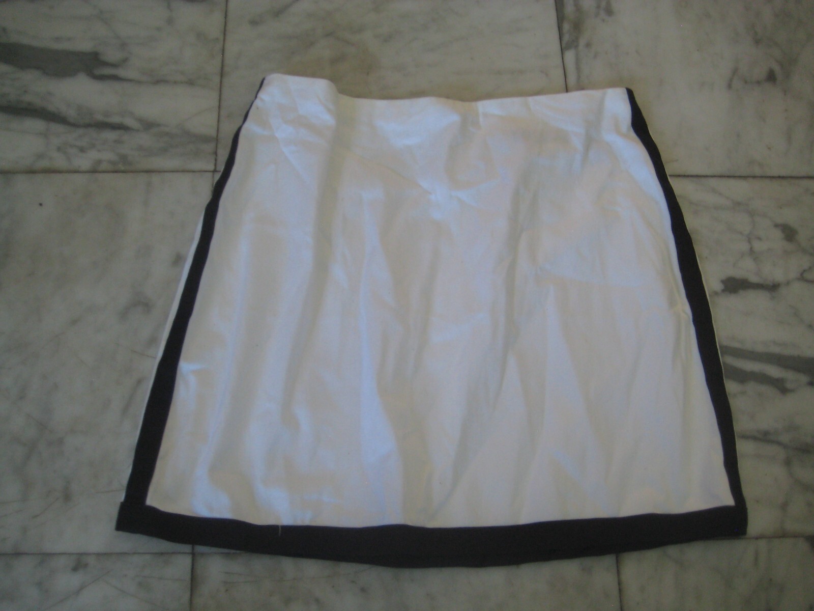 New sexy WHITE short tennis skirt by EXPRESS Size 1/2 FREE S&H