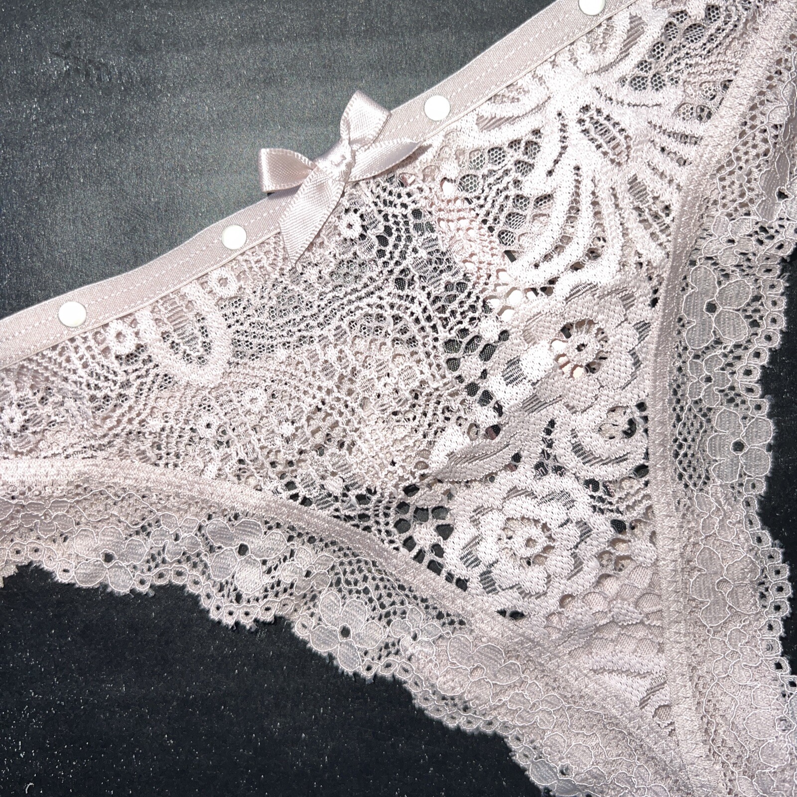 Victoria’s Secret XS thong Light Ice Pink White Beaded LACE Very Sexy