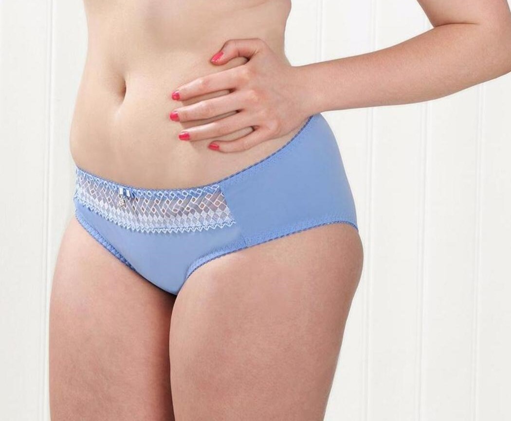 ‘Gia’ Hipster Briefs By Curvy Kate In China Blue with a Diamante Trim Bow £12.99