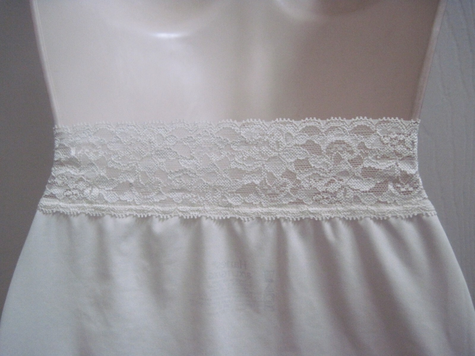 Hanes Women’s Size 8 Panties XL Beige Stretch Fabric Wide Lace Waistband