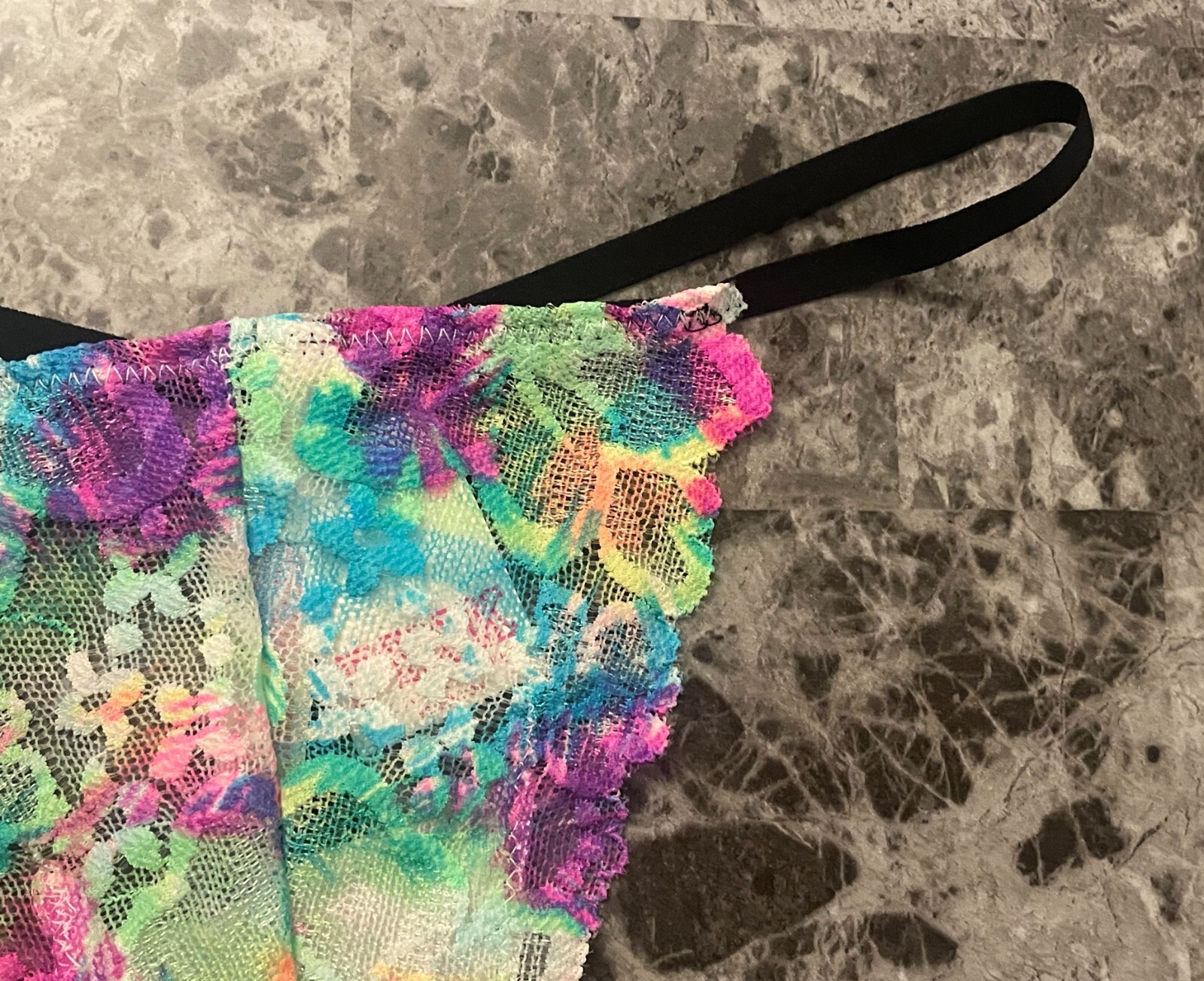 NWT VICTORIA’S SECRET PINK S NEON GREEN ORANGE FLORAL LACE RARE V STRING PANTIES