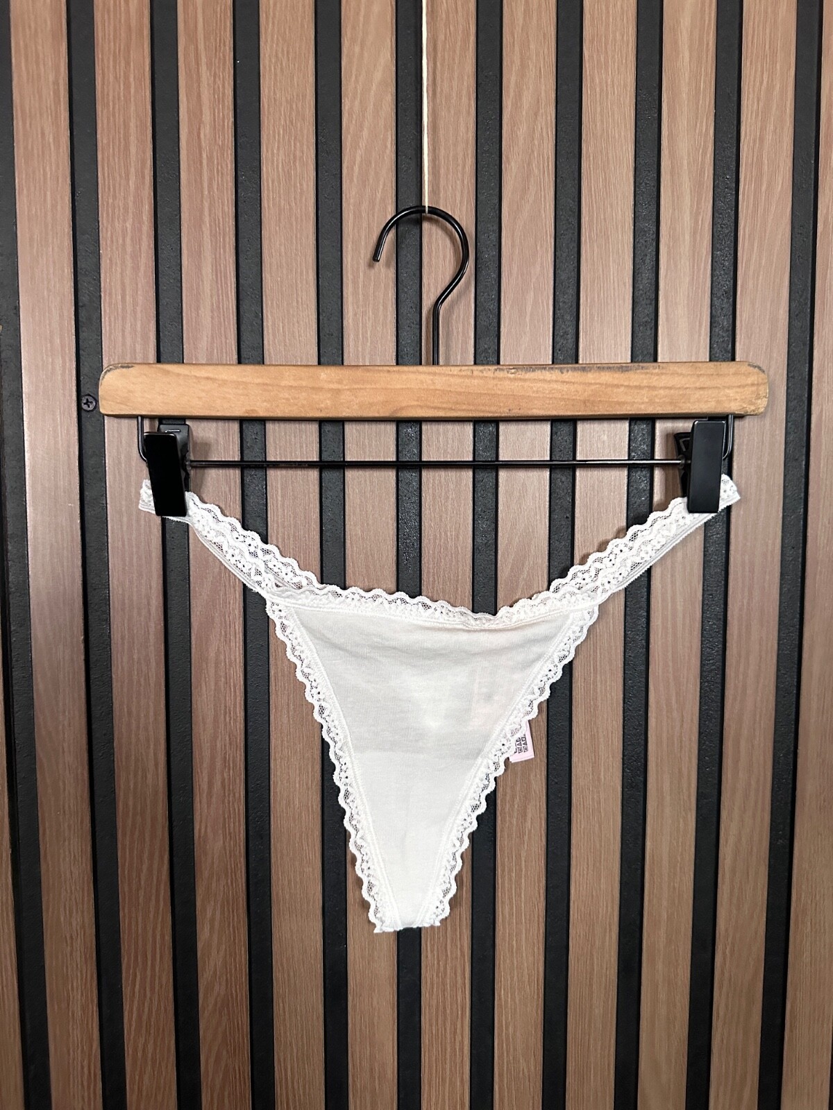New Victorias Secret Underwear Large Womens White V String Lace Trim Stretch