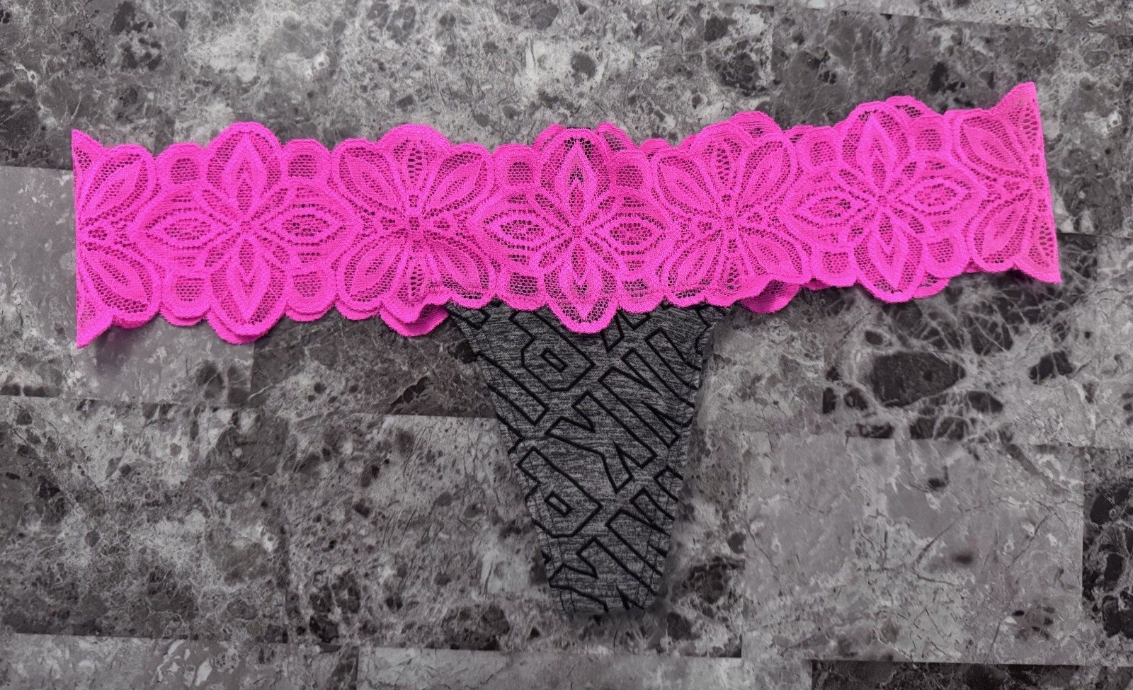NWT VICTORIA’S SECRET PINK XS GRAY BLACK LOGO FLORAL LACE RARE THONG PANTIES