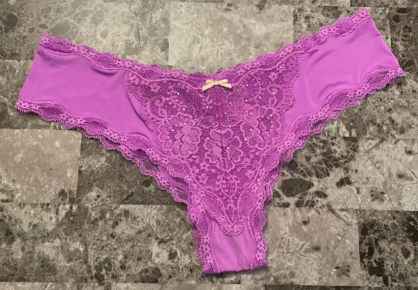 NWT VICTORIA’S SECRET DREAM ANGELS L SMOOTH RHINESTONE LACE RARE CHEEKY PANTIES