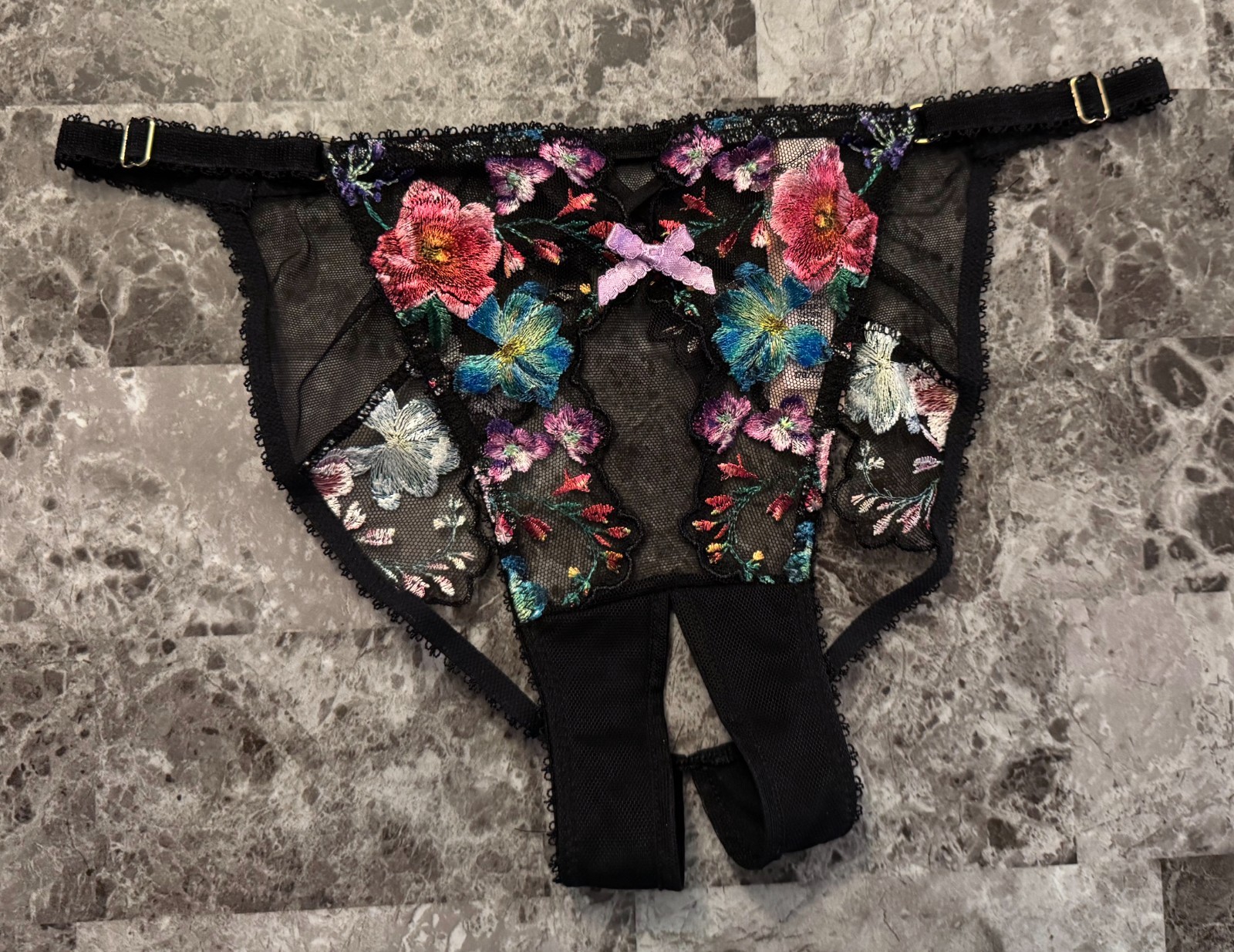 VICTORIA’S SECRET FLORAL ADJUSTABLE STRAP CROTCHLESS MINI STRING BIKINI PANTIES
