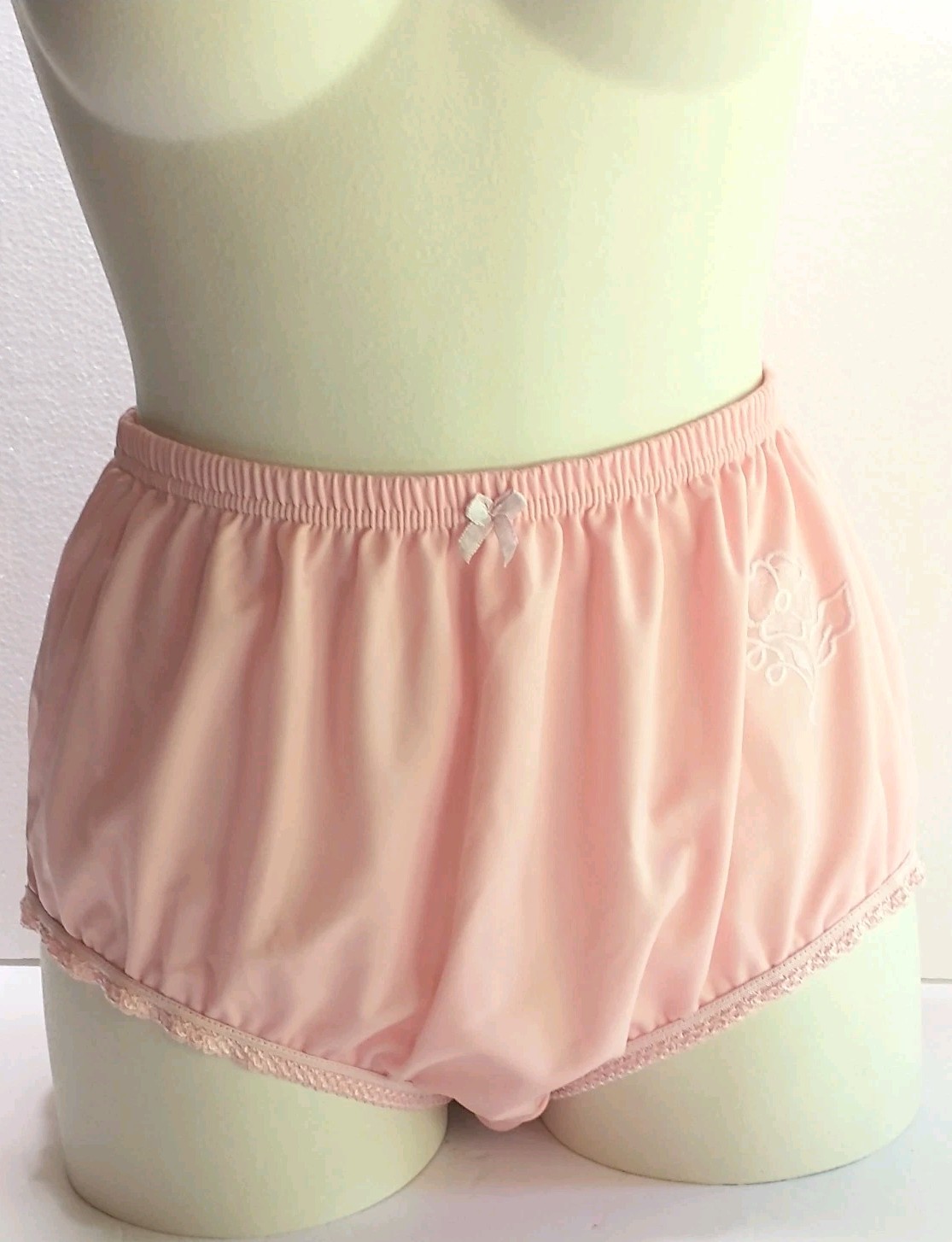 Vintage Rene Rofe Pink High Waisted Panty Medium 8-12 Appliqué Flower & Bow