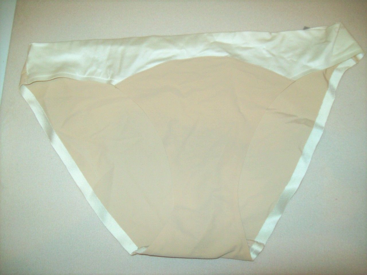 NWT CALVIN KLEIN PERFECTLY FIT BIKINI PANTIES NYLON/LYCRA F3160 02K NUDE M