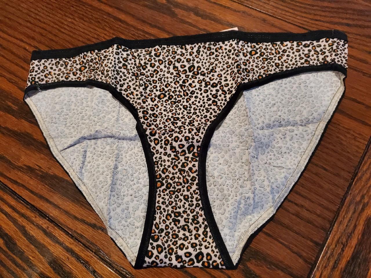 NWT VICTORIA’S SECRET COTTON ELASTANE BIKINI PANTIES animal 313818 BWQ M