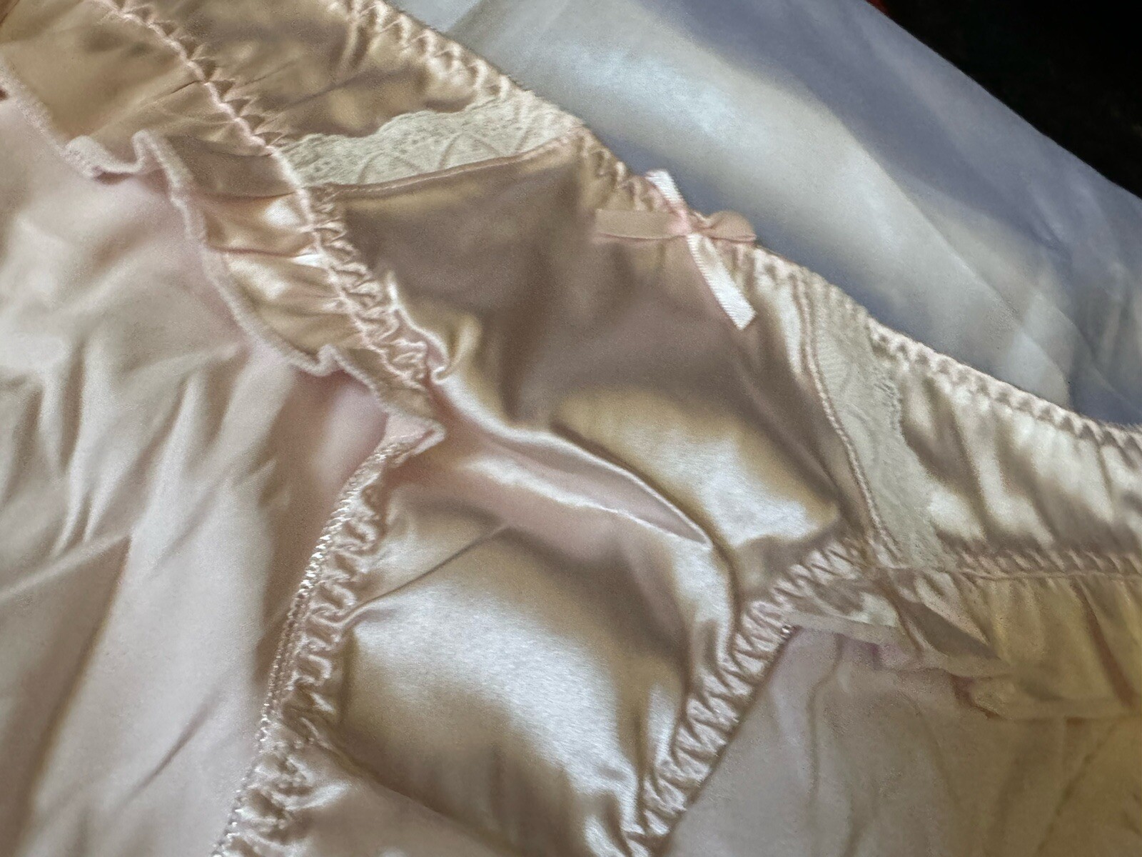 Light Baby Pink Shiny Satin Ruffle Hip Bikini Brief Panties White Lace Sz Large
