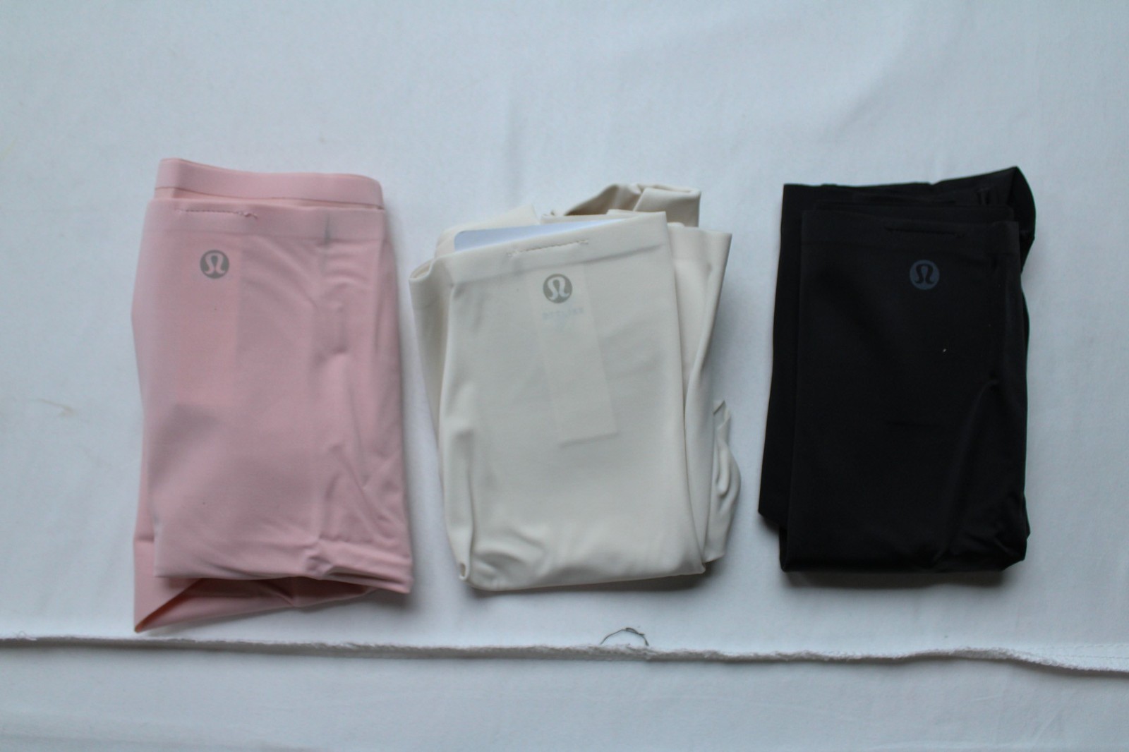 Lululemon Women’s 3-Pack InvisiWear Mid-Rise Bikini Panty ZG3 Multi Size 2XL NWT