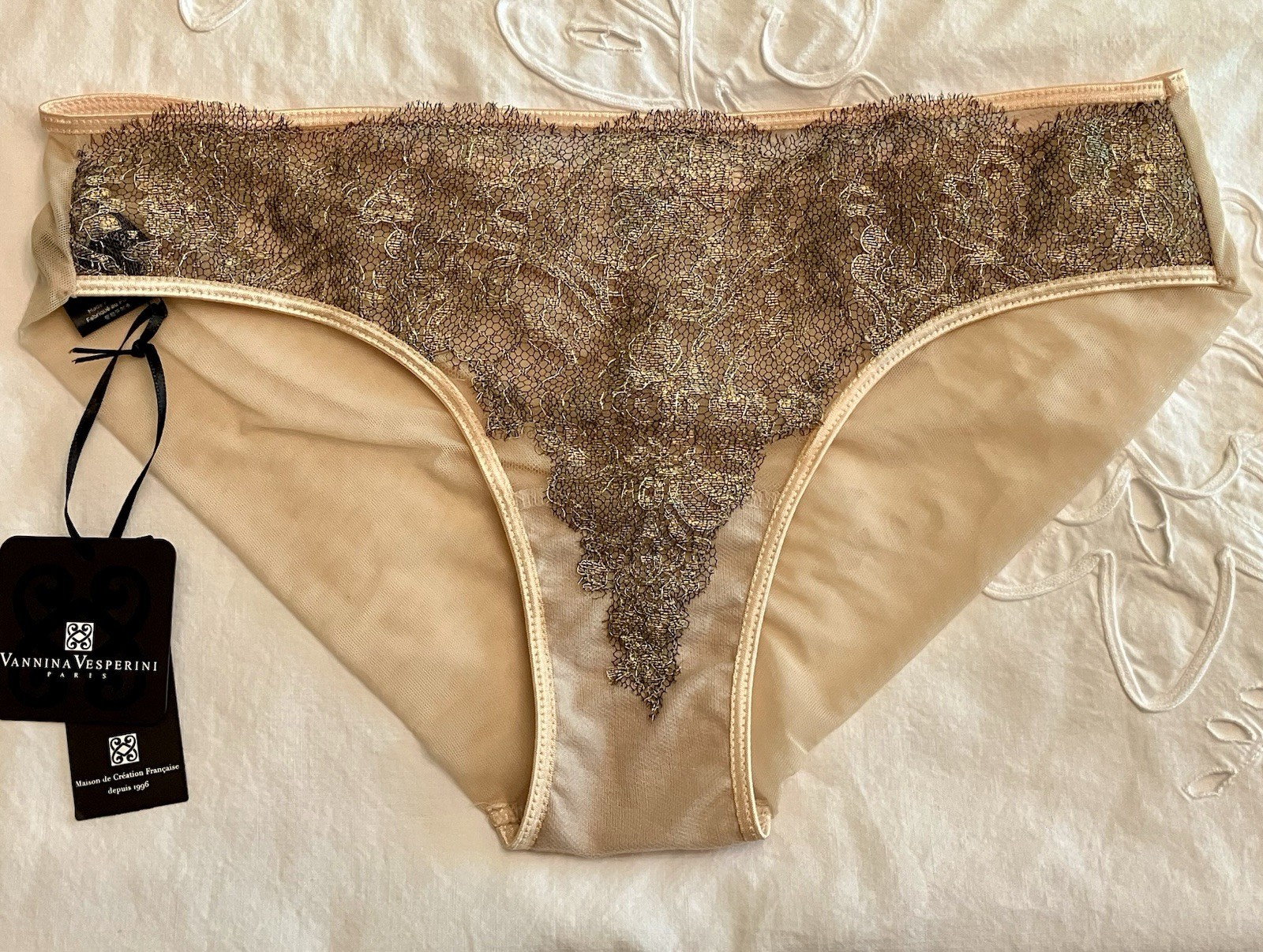 *PRICE DROP*Beautiful & Luxe Vannina Vesperini Antique Gold Lace & Mesh Boyshort
