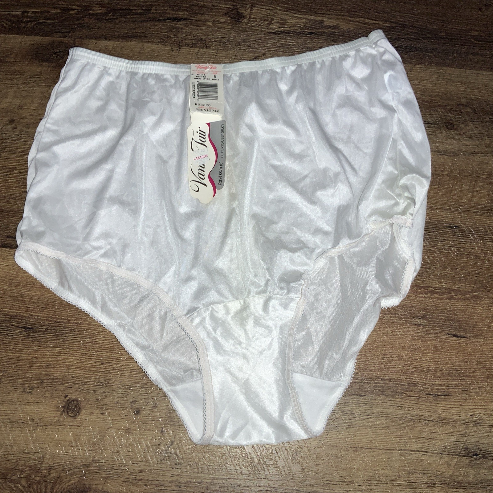 VINTAGE VANITY FAIR SATINY WHITE NYLON HI-WAIST GRANNY PANTIES 6