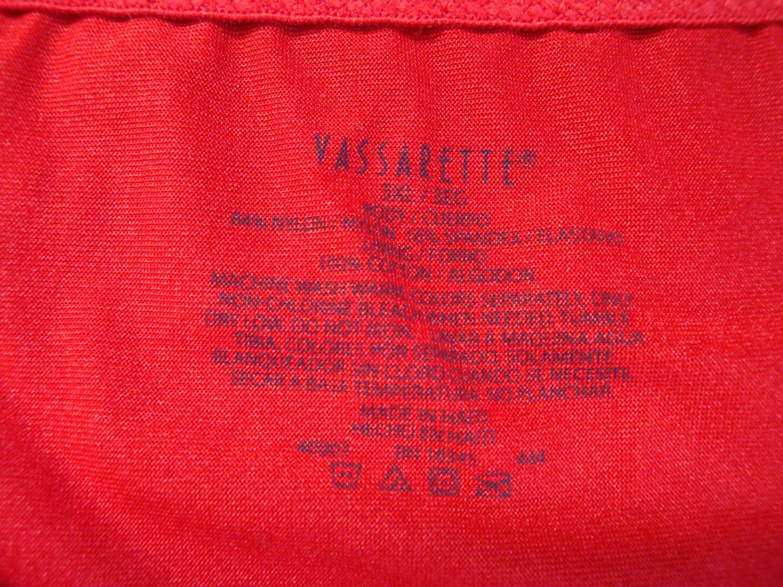 NWT Vassarette 3X / 10 Undershapers Brief Light Control RED Satin Shaper Panty