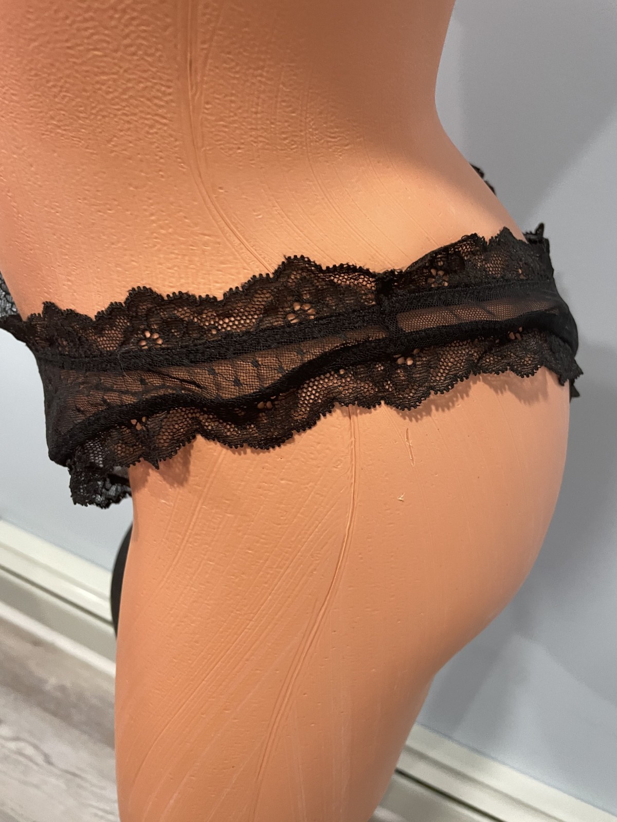 VICTORIA SECRET NWT SIZE L Lace BACK BRAZILIAN SLIP