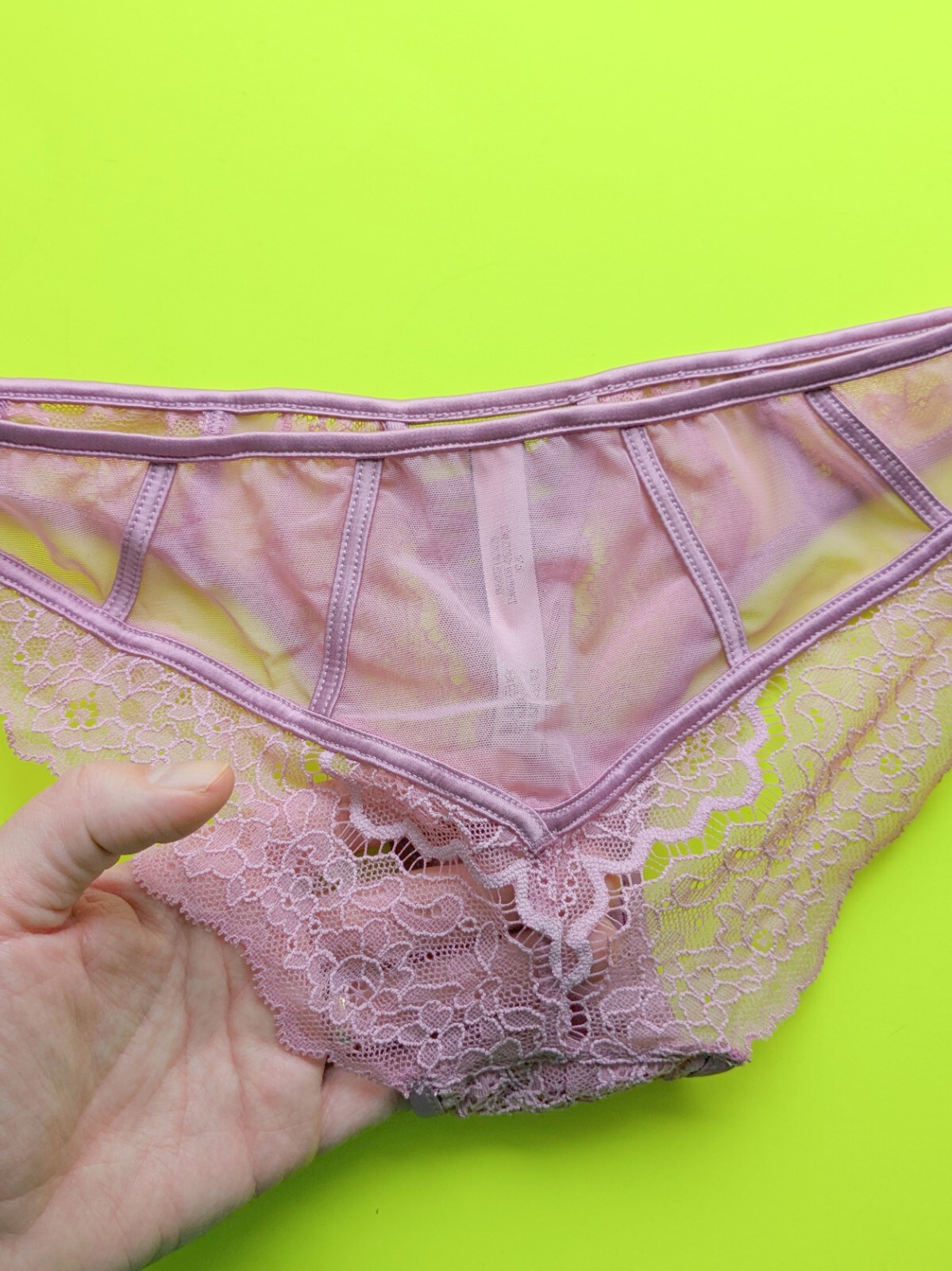 Victoria’s Secret DREAM ANGELS Cheekini Tanga Pink Luxe Lace Size XS Panty