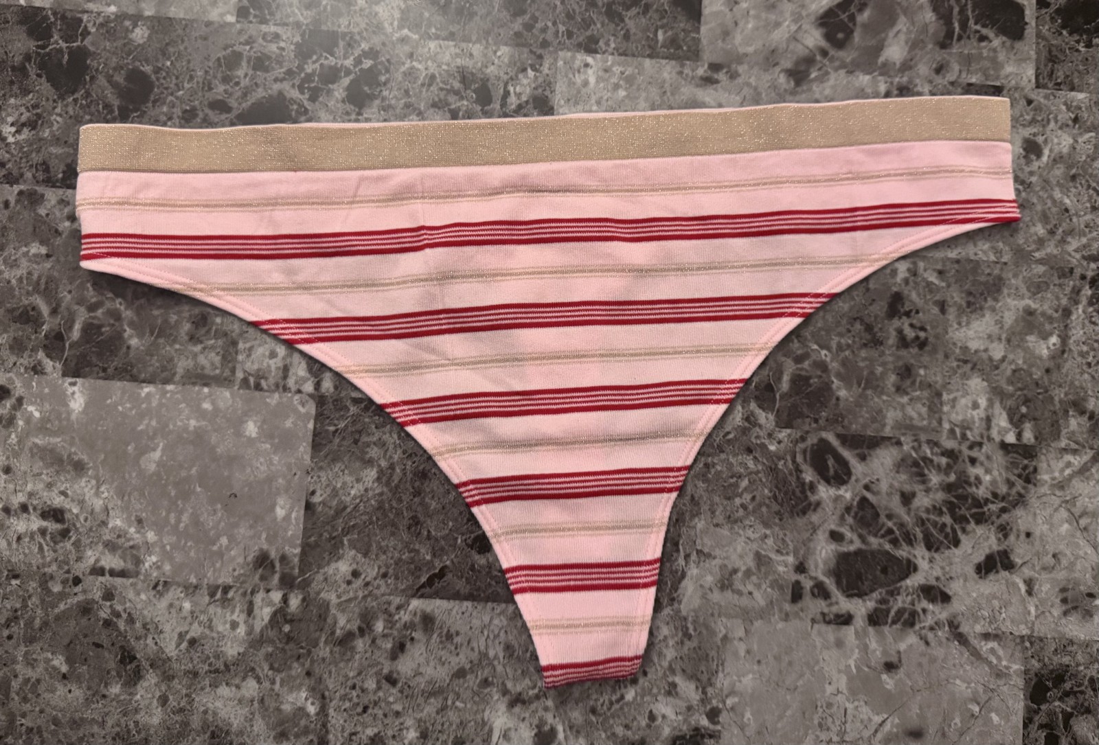 NWOT VICTORIA’S SECRET XXL RED PINK GOLD STRIPE SHIMMER SEAMLESS THONG PANTIES