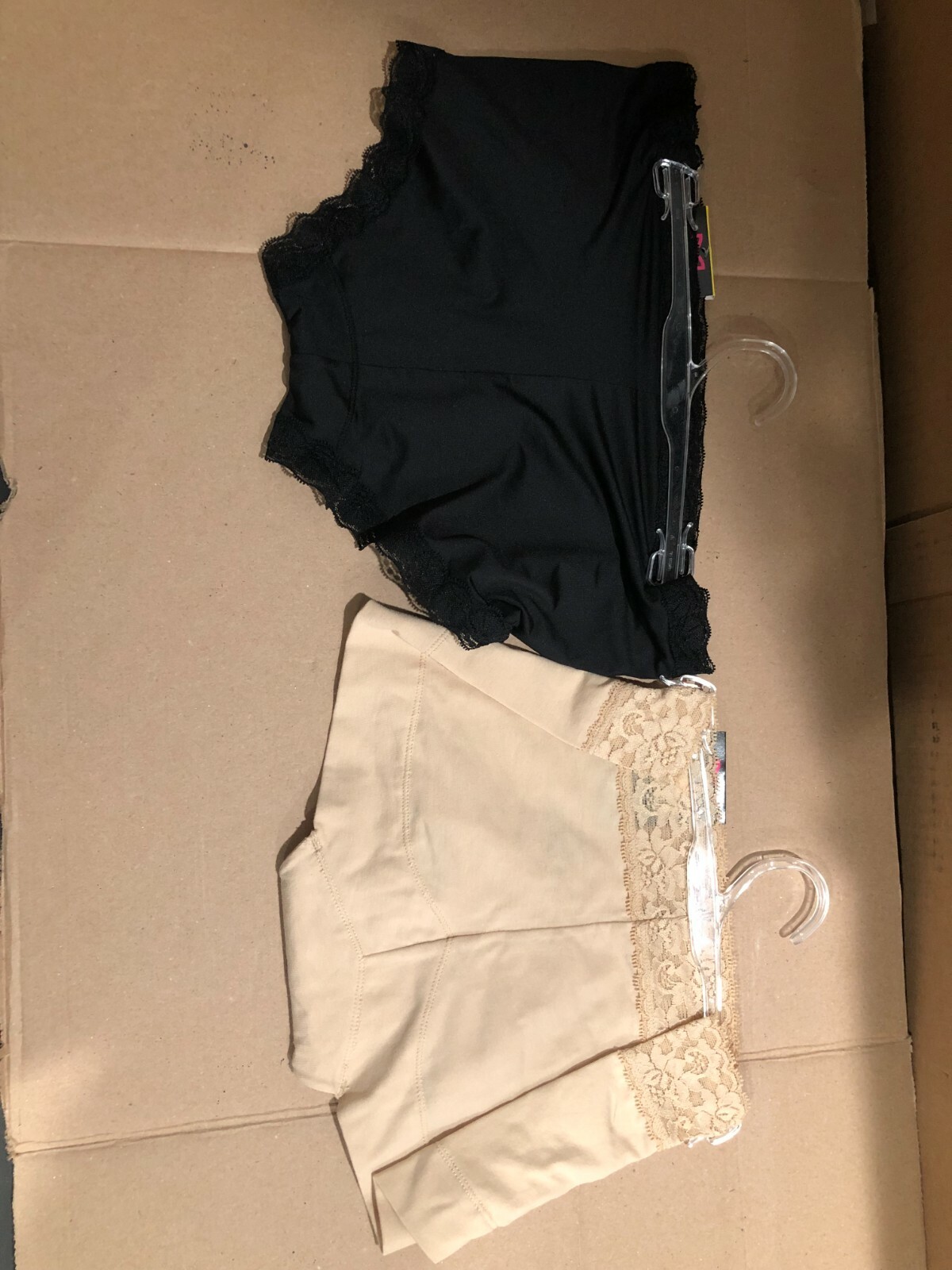 (2 Pcs) Maidenform Dream Cotton w/Lace Boyshort & Fabulious Blk w/Lace Size M